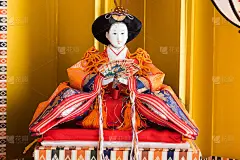“娃娃节”是一个穿着日本传统服装的特殊娃娃。