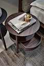When 茶几 - Molteni : A structural design incorporates the lines of the Wish bed and the Who chairs.