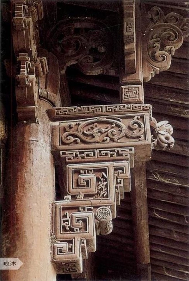 雀替是中国古建筑的特色构件之一。宋代称“...