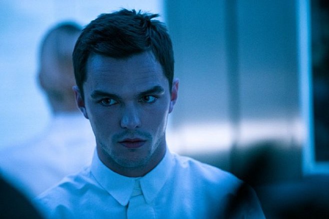 美翻天！尼子Nicholas Hoult...