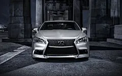 2013款雷克萨斯LS460豪车壁纸