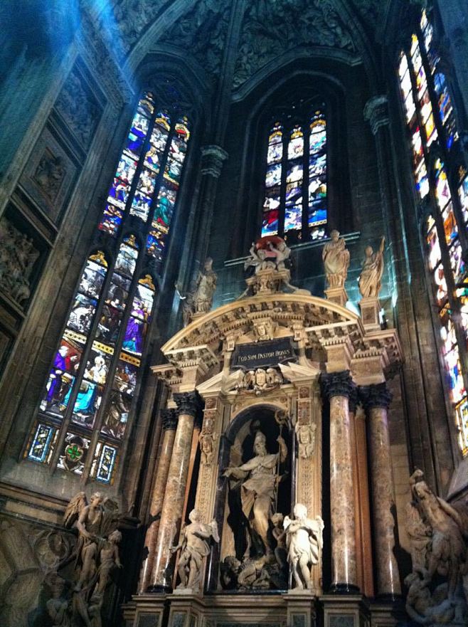 哥特式：意大利米兰大教堂