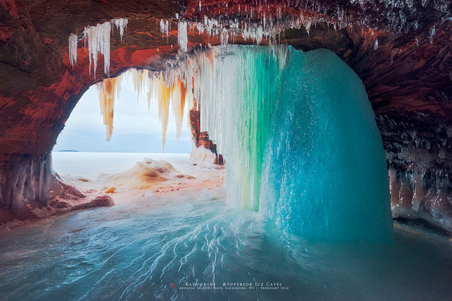 这些在湖岸峭壁脚下的sea cave平时...