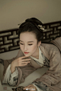 ｛水是眼波横，山是眉峰聚。｝


   出镜/小清夏