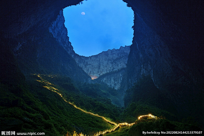 重庆奉节小寨天坑摄影图__风景名胜_自然...
