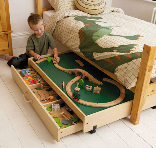 玩具儿童床，小盆友的床下空间放着自己喜欢...