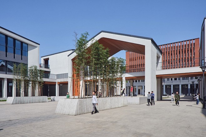 双河镇九年义务制学校震后重建与复兴，四川...
