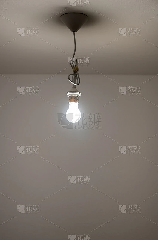 在一间灯光昏暗的房间里，天花板上挂着一个光着的灯泡素材-花瓣网