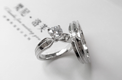 梵尼洛芙珠宝采集到梵尼洛芙钻戒设计作品《桃乐丝》