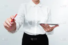 介绍新技术思想，讨论技术改进，介绍电子产品，连接人，视频通话，语音信息，全球连接