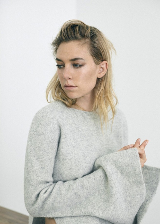 Vanessa Kirby photo ...