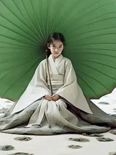 摄影师用AI给自己的孩子拍“写真”！这也太美了吧！