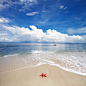 海滩,蓝色,云,海岸线,岛_f929a6f9a_蓝天白云下漂亮的海滩_创意图片_Getty Images China