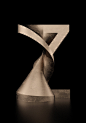 Rotation typography : Experimental typography based on the rotation of part of its geometry.