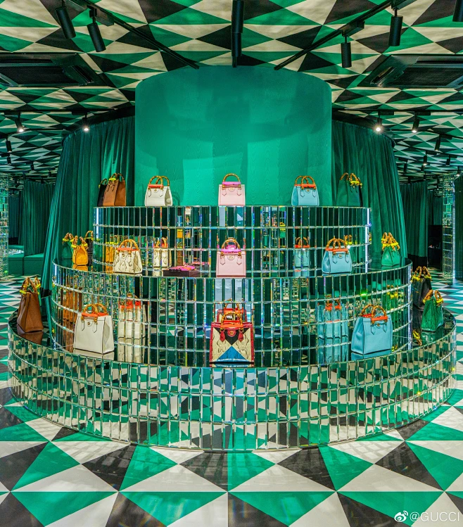 川崎市的GUCCI竹屋展览 by K2-花瓣网