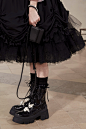 【多图】Simone Rocha2021年秋冬高级成衣时装发布秀_秀场细节_VOGUE时尚网