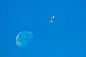 背着月亮，跳下对地攻击训练的F-4照片素材-图巨人