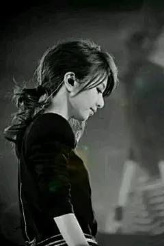 回复：看见相亲男手机壁纸是个特别性感的美女 感觉有点怪_相亲吧_百度贴吧