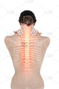 突出女性背部疼痛