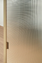 New finishes and materials for doors and partitions