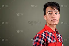 青年人,彩色背景,影棚拍摄,男人,扭头看,18岁到19岁,青少年,灵感,青春期,水平画幅