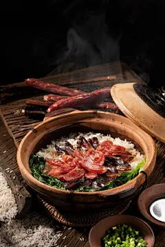 腊 味 煲 仔 饭