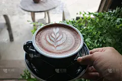 巧克力拿铁或热巧克力