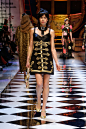 dolce-and-gabbana-fall-winter-2016-17-women-fashion-show-runway-57