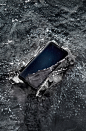 Samsung Galaxy S8 : Convey the Galaxy S8 daring spirit and IP68 by putting the product on top of textures such as sands, rock, water ... that not only compliment the product’s color but also have an abstract meaning of the challenges, boundaries that a S8