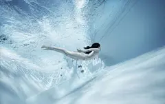 Underwater。水下摄影。美女。高清。摄影。壁纸。美图。艺术。梦幻。