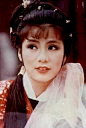 翁美玲，生于1959年5月7日，1985年5月14日去世。美玲就是蓉儿，蓉儿就是美玲。痴情的你，太不应该，太过轻率，轻易离开。我们再为你，静静的默哀。