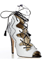美轮美奂的Brian Atwood 2013春夏鞋履第一波重磅发布，在集结了魅力缤纷的色彩之外，这一季度的鞋子更以优质牛皮叠加动物纹、金属色更显摩登多变的穿搭风情；蕾丝、波点和立体花朵的点缀更为基础款美鞋打上了独一无二的标志。