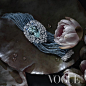 卡地亚高级珠宝Sortilège de Cartier系列手链：铂金，梨形海蓝宝石，海蓝宝石，月长石，塔西提珍珠，明亮式切割钻石。