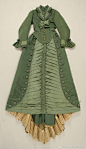 #19th-Century Fashion#
1865~1871 
via 大都会艺术博物馆 ​​​​