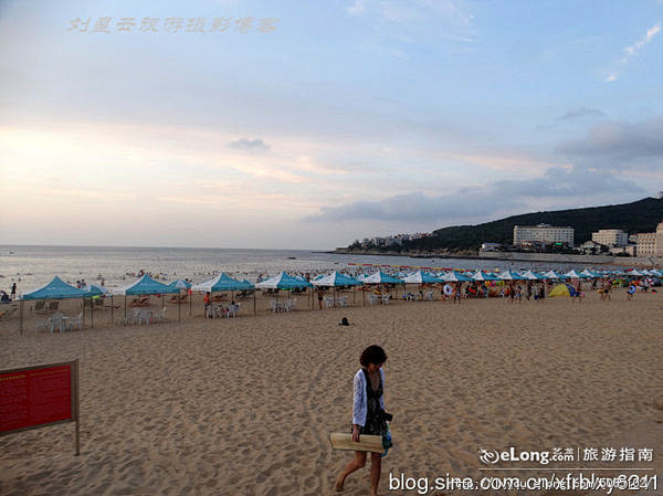 8月14日威海国际浴场出现晚霞, 刘星云...