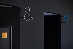 かみす防災アリーナ　サインデザイン計画［アリーナエリア］  | WORKS | OKデザイン室 : 茨城県神栖市のスポーツ・文化複合施設、かみす防災アリーナのサインデザイン計画・VIデザインを担当しました。 かみす防災アリーナは、災害時には1万人の避難を収容できる防災施設です。 デジタルプリントシステム／ハイグラフィカ／オリジナル壁紙／pixel graphic／ウォールグラフィック