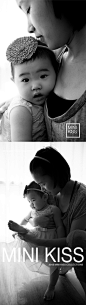 阳光下，飘窗前。乐乐和妈妈温馨的画面，暖暖。@MINIKISS儿童摄影 快来晒幸福吧。
