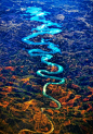 葡萄牙的奥德莱蒂河（Odeleite），也被称为蓝龙河（the Blue Dragon River）。