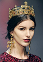 华丽的巴洛克风！Dolce & Gabbana，拜占庭女王陛下.......#皇冠# #饰品# #品牌珠宝# #杜嘉班纳珠宝# @水公 @东篱下