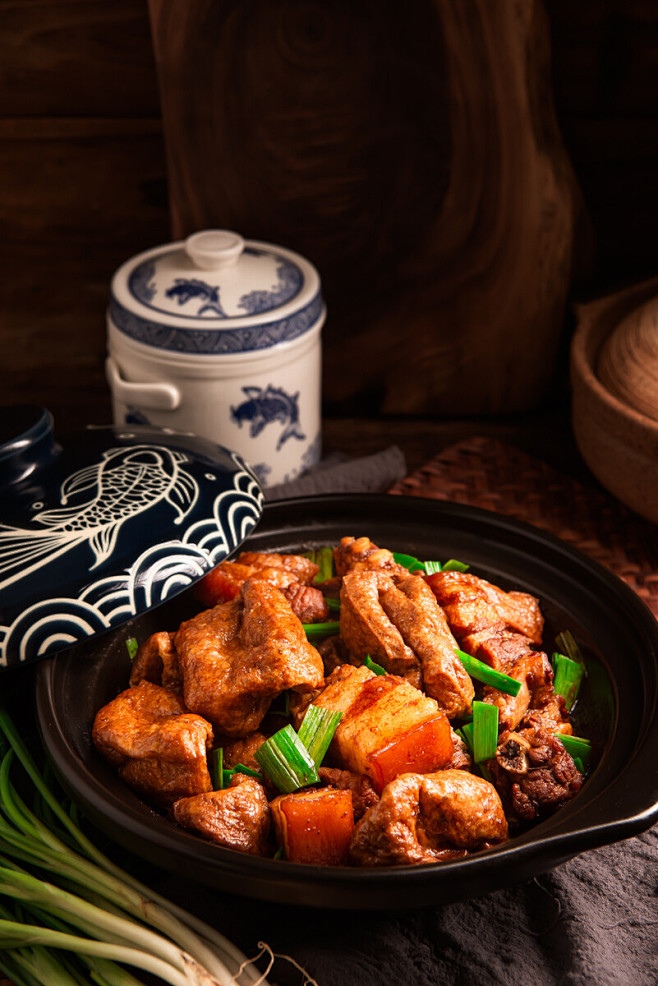 砂锅豆泡红烧肉