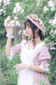 点绛唇·小院新凉采集到Lolita