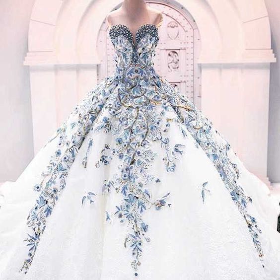 Beautiful dress jαɢl...