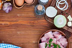 准备肉糜的原料从火鸡肉片，俯视图