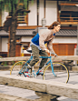 UNIQLO｜LifeWear magazine｜Biking Through Kyoto - UNIQLO and JW ANDERSON  2020 Spring & Summer collection launching in March : Clothing so functional you can head straight from the country to the middle of the city. To put our theme for 2020 Spring &