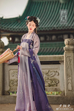 黑匠采集到妹子