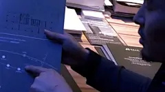 我一直觉得，做品牌设计的都应该看看这个视频，因为这就是菜鸟与高手的分水岭，看了你就有了高手的逻辑，不看你就注定是个菜鸟！！！！哈哈！！！！要转哟。【视频： 习惯了假大空的商业地产推广，你们要迎来设计新风尚—力锐国际】 （分享自 @优酷网） http://t.cn/zT5YHH4 #GIF动画#