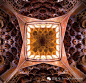 文/蜂鸟网
穆罕默德，来自伊朗北部一位才华横溢的建筑摄影师，拍摄了一组罕见的清真寺内部装饰图，五颜六色的彩色玻璃窗，独特的几何装饰，绝对惊艳。