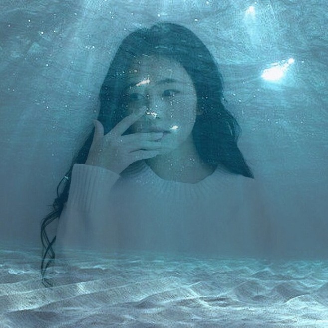 深海清新闺蜜女头像