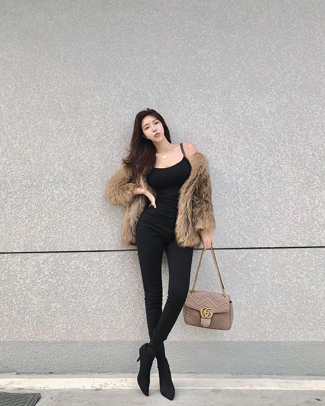 米娜的Instagram主页(@cxxs...