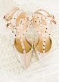 #新娘婚鞋# #粉白色婚鞋##华伦天奴 Valentino Studded Heels | photography by http://www.lindsaymaddenphotography.com